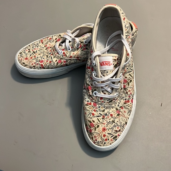 Vans - Picture 3 of 10